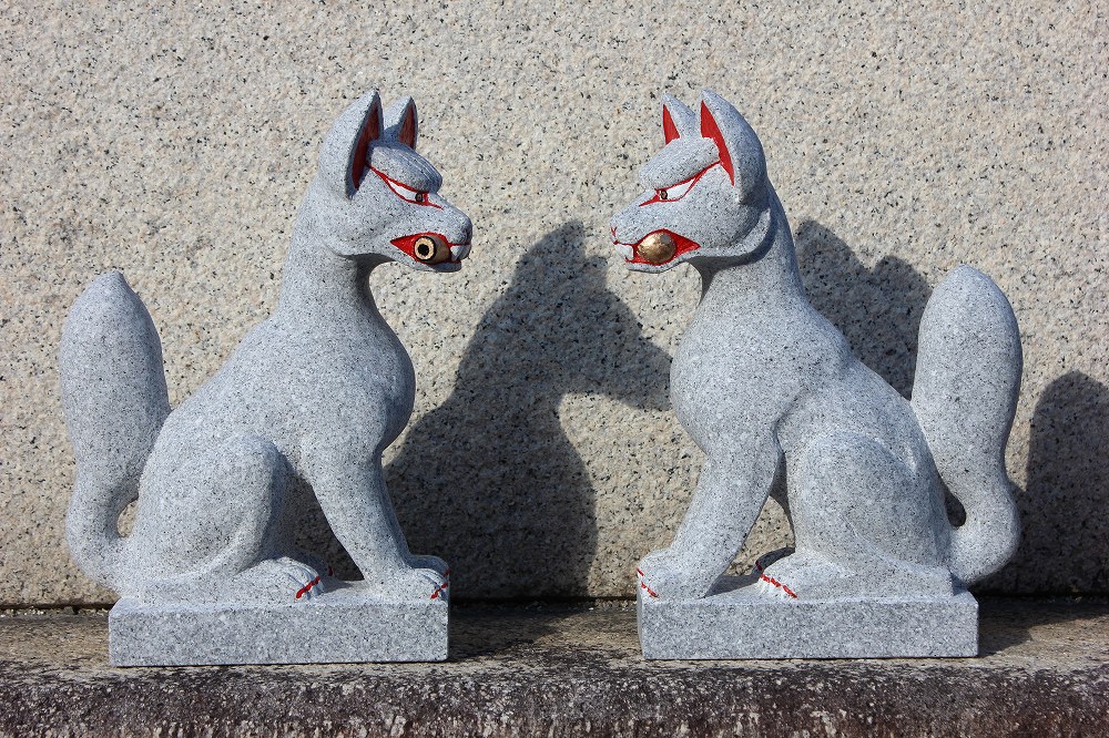 狐（稲荷）の製品案内愛知県岡崎市の石灯篭・水鉢蹲など石材製品の製造