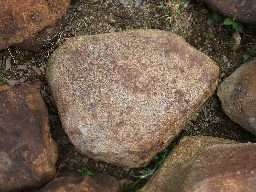 黒鞍馬石製立手水鉢　鞍馬石ウブ 三共庭石店_Photo Gallery 手水鉢