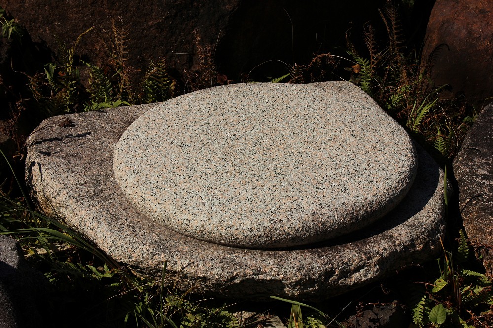 伽藍（ガラン）2.5尺～　万成石