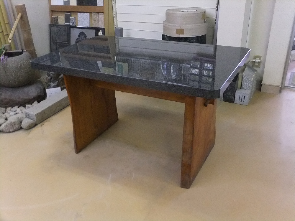石製テーブル（天板・木製台）