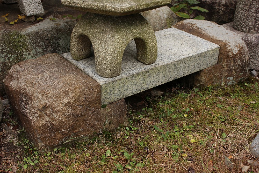 石製ベンチ