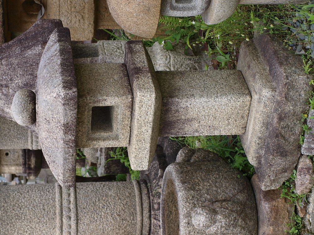 四角灯篭の製品案内愛知県岡崎市の石灯篭・水鉢蹲など石材製品の製造 