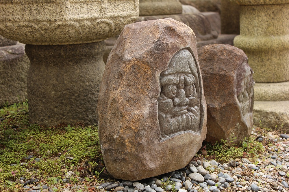 石のだるま 達磨 ダルマの製品案内愛知県岡崎市の石灯篭・水鉢蹲など 