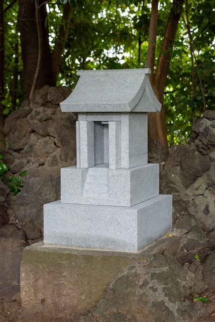 祠の建て替え工事